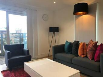 Prestige 2 Bed Balcony Apartment