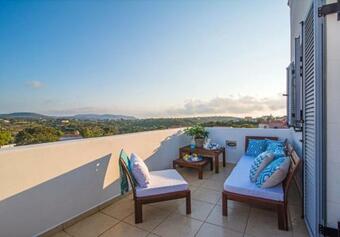 Domus Arch Suites