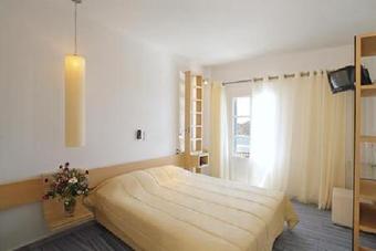 Hotel Far Out Village