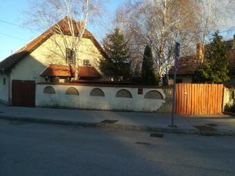 Hostal V�r�s Macska Vend�gh�z