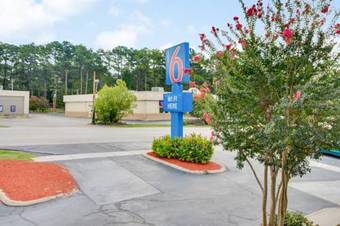 Motel 6 Columbus West