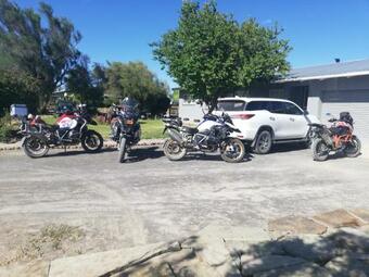 Hostal The V8 Guest House