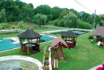 Hostal Pensiunea Lacurile Pastravilor