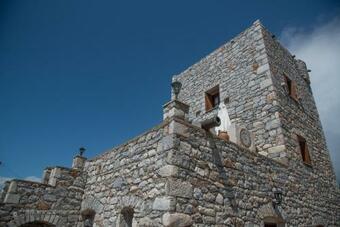 Apartamento Charouda Stone Tower