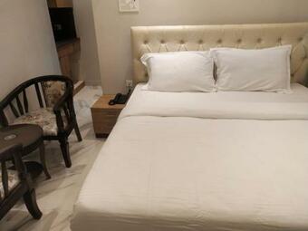 Hotel The Royal Chandra