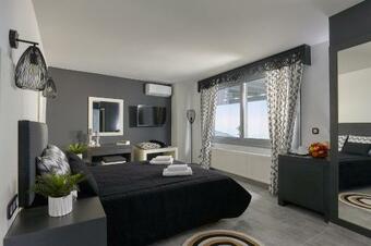 Seli Sea View Apartments And Studios
