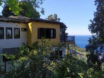 Apartments In Mylopotamos