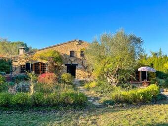 Mas Nou, Masia Amb Un Jard� Espectacular!