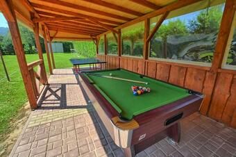 Ca?oroczne Domki Apartamentowe "pod Lip?" Izabela Konopelska