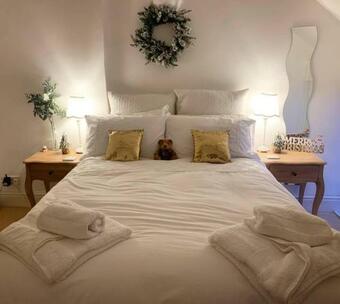 Gorgeous Little Cottage Barn Retreat Kingsbridge