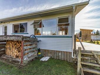 Snowcano Cottage - Rangataua Holiday Home