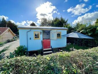 The Hut, Blaxhall