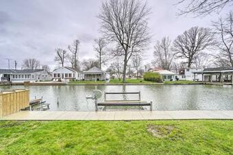 Waterfront Indian Lake Home Dogs Welcome!