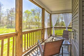 Pet-friendly Retreat Near Lake Anna With Decks!