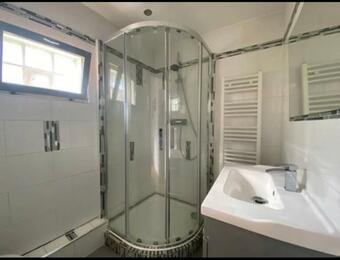 Chambre Pinky Elisabeth Proche Paris