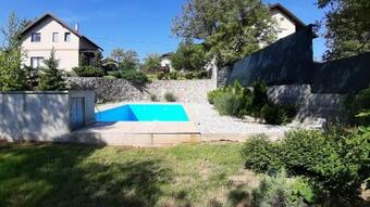 Villa Pool And Garden