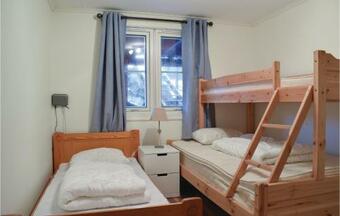 Two-bedroom Holiday Home In Bakkasund