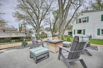 Waterfront Syracuse Home With Patio And Fire Pit!
