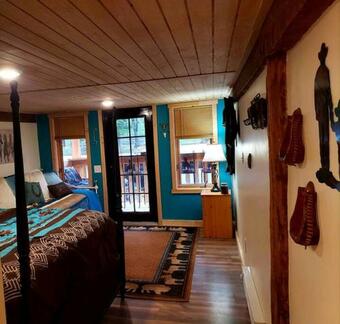 (quarter Horse Hideout ) One Of Two Units