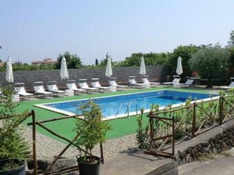 Apartment With Air Conditioning And Salt Pool