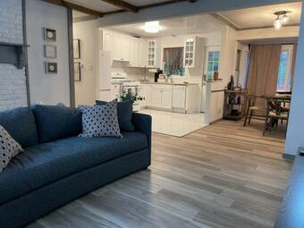 2 Bedroom Cozy Getaway W On-site Parking