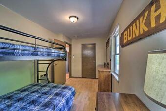 Vian Getaway With Lake Tenkiller Views And Deck!