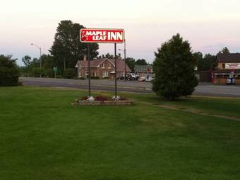 Motel Maple Leaf Inn