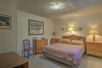 Lakefront Berkshires Retreat With Deck, Dock And Boat!