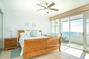Apartamento Beachfront Penthouse With Ocean And Sunset Views At Pelican Reef #703