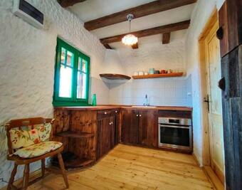 La Sat - M�ndr? Ioan?