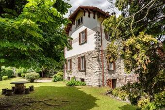 Apartamento Roomy '900 House Surrounded By Greenery With Parking!