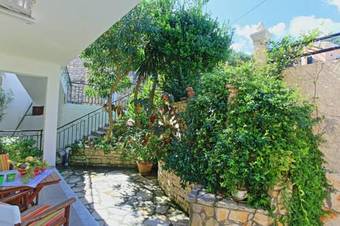 Kaminaki Beachfront Apartments