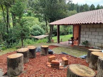 Bonita Casa De Campo Con Amplio Jard�n