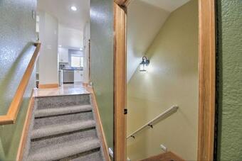 Convenient Longmont Home With Hot Tub And Sauna!