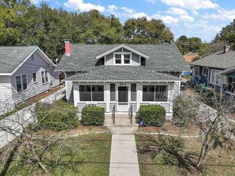 Walk To Downtown Eustis~cozy Porch~fire Pit~bbq~bungalow