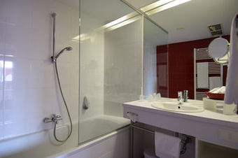 All In Red Thermenhotel