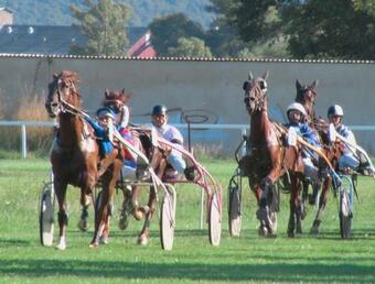 Apartamento Joli Appartement Dans Village Calme En Provence
