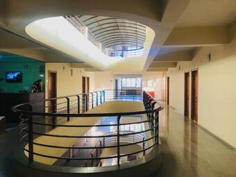 Hotel Staymaker Prakash International