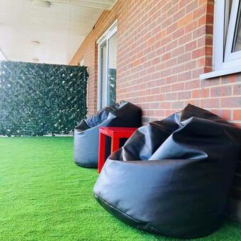 Entire Morden Apartment Closed Historic Dockyard