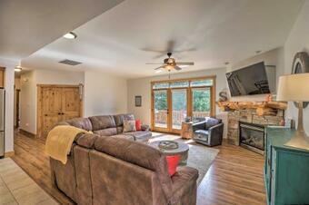 Apartamento Flathead Lake Getaway With Balcony, Fireplace!