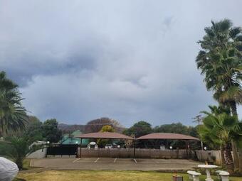 Hostal Palm Guesthouse