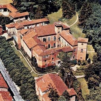 Castello Sannazzaro B&B