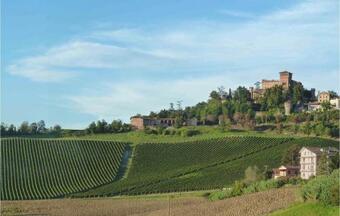 Nice Home In Prasco With Jacuzzi, Wifi And 2 Bedrooms