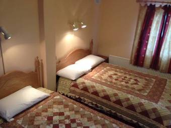 Hostal St. George Guest House