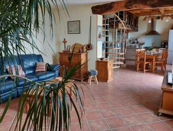 Les G�tes De Laures