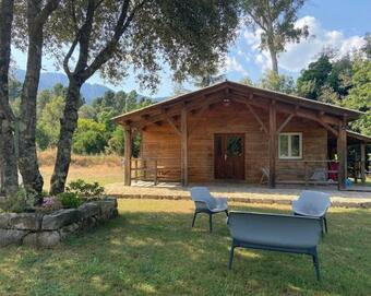 Chalet Accueillant Avec Parking