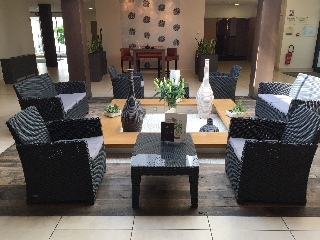 Hotel Holiday Inn Loire Valley(.)