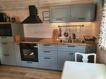 Apartamento Lillstugan I Idyllisk Lugn Milj� N�ra H�llungen, Stenungsund