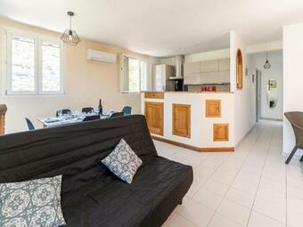 Cosy Holiday Home In Minerve With Garden