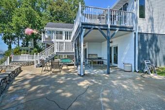 Huge Lakefront Escape With Dock And Floating Deck